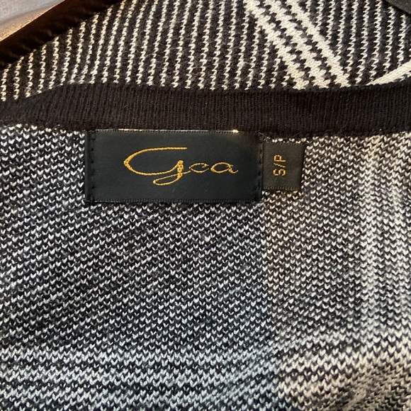 Women’s long open front cardigan - Picture 3 of 5